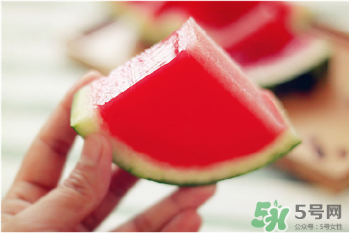 西瓜和冰淇淋能一起吃嗎？吃完冰淇淋可以吃西瓜嗎？