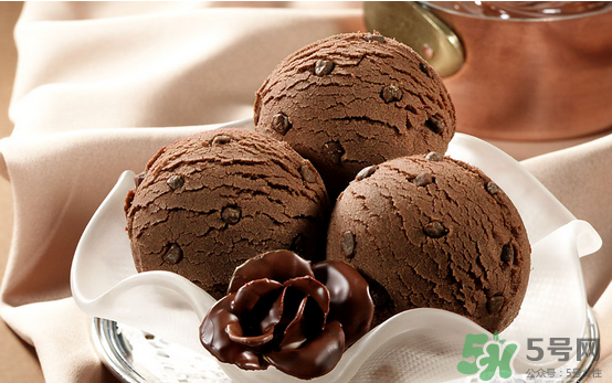 冰淇淋不能和什么一起吃？吃完冰淇淋不能吃什么？