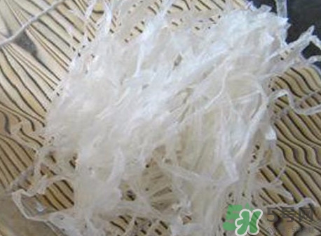 吉利丁片與瓊脂有什么不同？吉利丁片和瓊脂的區(qū)別