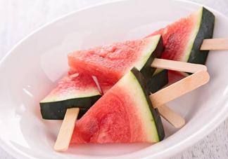 怎么做西瓜冰淇淋？家庭自制西瓜冰淇淋的做法