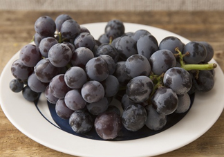 夏黑葡萄為什么掉色？夏黑葡萄怎么會(huì)染色？