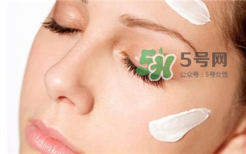 防曬指數(shù)越高越油膩 防曬霜不能涂太厚 防曬指數(shù)越高越油膩 防曬霜不能涂太厚