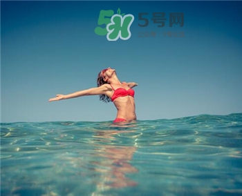 防曬指數(shù)越高越油膩 防曬霜不能涂太厚 防曬指數(shù)越高越油膩 防曬霜不能涂太厚