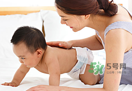 剖腹產(chǎn)后催乳按摩方法 剖腹產(chǎn)怎么催乳好？