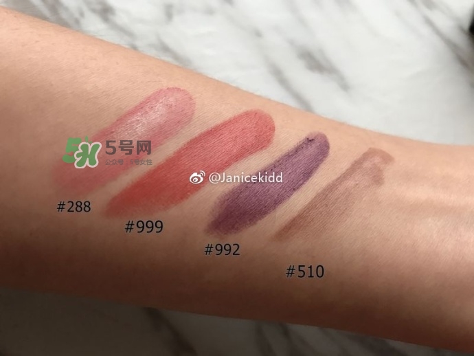 迪奧雙色夾心藍(lán)星唇膏怎么樣_色號(hào)試色 迪奧雙色夾心藍(lán)星唇膏怎么樣_色號(hào)試色