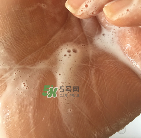 貝蜜清凈痘控油潔面啫喱怎么樣？貝蜜清祛痘控油潔面啫喱好用嗎？