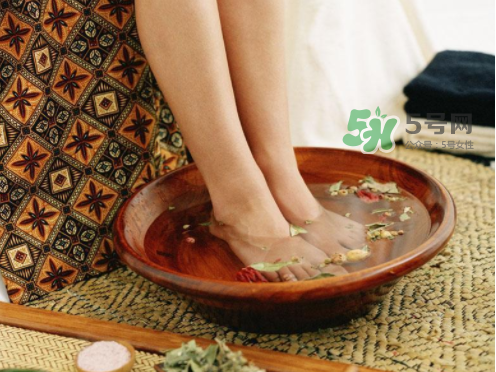 三伏天能用姜泡腳嗎？三伏天用姜泡腳好嗎？