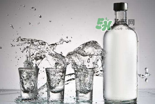 白酒加可樂是春藥？白酒加可樂喝了會怎樣？