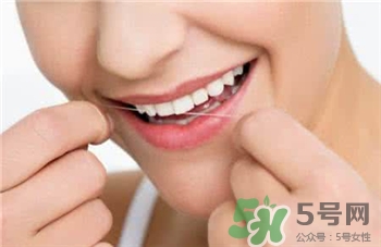 牙線(xiàn)怎么用?牙線(xiàn)的使用方法