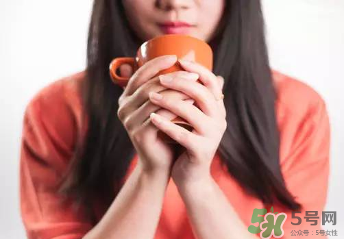 三伏天喝熱水能驅(qū)寒嗎？三伏天為什么喝熱水？