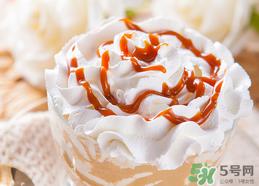 冰淇淋為什么會冒煙？會冒煙的冰激凌怎么做？