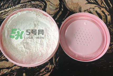 紅色小象嬰兒玉米爽身粉怎么樣？紅色小象嬰兒玉米爽身粉好用嗎？