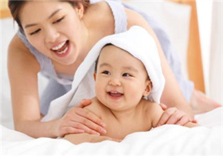 低齡寶寶家庭親子游戲介紹 適合低齡寶寶的親子游戲有哪些？