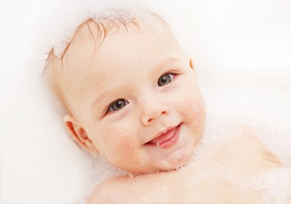 十滴水可以給寶寶洗澡嗎？十滴水給嬰兒洗澡用量