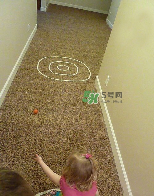 低齡寶寶家庭親子游戲介紹 適合低齡寶寶的親子游戲有哪些？