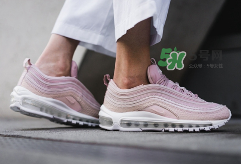 nike air max 97粉色蛇皮怎么樣_上腳效果好看嗎？