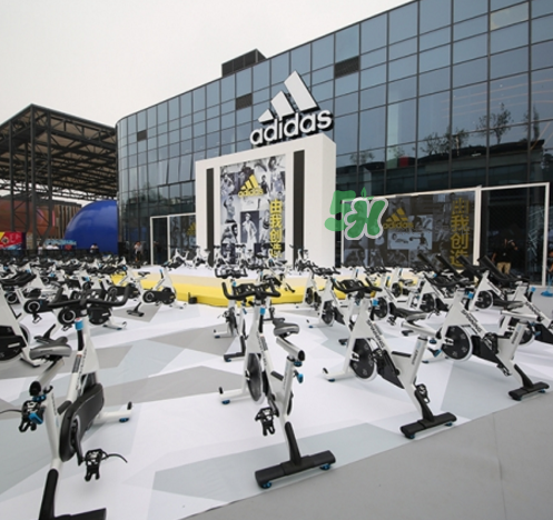 adidas阿迪達斯運動體驗迷你品牌中心是干什么的？
