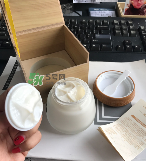 膜法世家白松露睡眠面膜怎么樣？膜法世家睡眠面膜好用嗎？