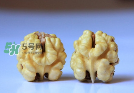 青皮核桃有毒嗎？青皮核桃怎么吃