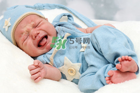 夏季寶寶脫水有什么癥狀 夏季寶寶脫水的表現(xiàn) 夏季寶寶脫水有什么癥狀 夏季寶寶脫水的表現(xiàn)