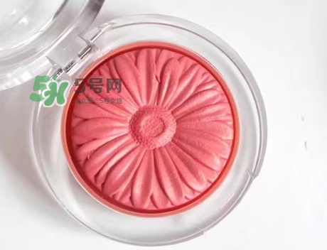 倩碧小雛菊腮紅怎么樣_倩碧小雛菊腮紅好用嗎 倩碧小雛菊腮紅怎么樣_倩碧小雛菊腮紅好用嗎