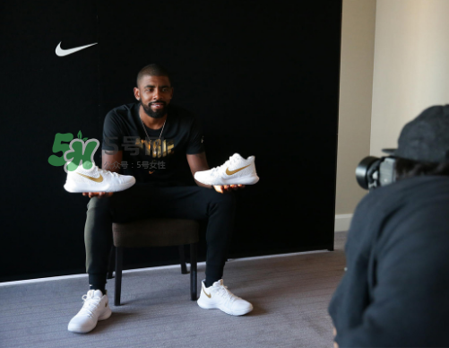 耐克2017歐文亞洲行日本東京上腳穿的鞋子是什么型號？