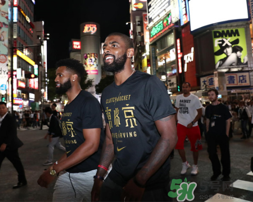 耐克2017歐文亞洲行日本東京上腳穿的鞋子是什么型號？