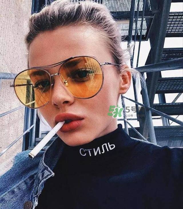 今年流行的彩色墨鏡款式 今年流行什么彩色墨鏡款式 今年流行的彩色墨鏡款式 今年流行什么彩色墨鏡款式