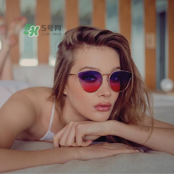 今年流行的彩色墨鏡款式 今年流行什么彩色墨鏡款式 今年流行的彩色墨鏡款式 今年流行什么彩色墨鏡款式