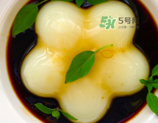 涼糕是什么做的？涼糕要用清水泡多久