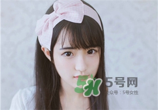 美瞳掉進(jìn)眼睛里怎么辦?美瞳掉進(jìn)眼睛里的處理辦法 美瞳掉進(jìn)眼睛里怎么辦?美瞳掉進(jìn)眼睛里的處理辦法