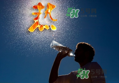 七月份熱還是八月份熱？2017年7月份熱還是8月份熱？