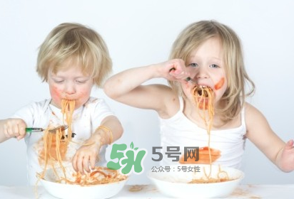 兒童多大可以吃鹽？?jī)和喳}的注意事項(xiàng)