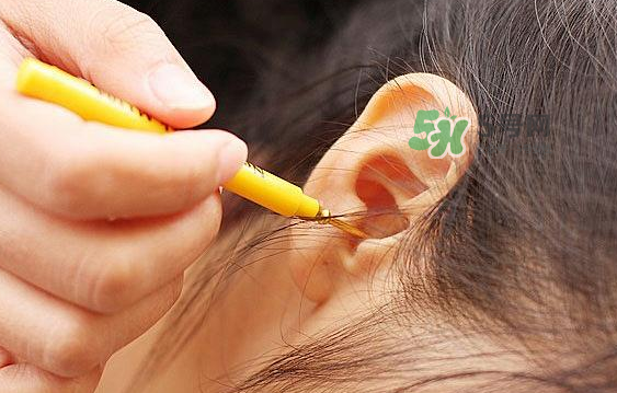 兒童耳屎成硬塊怎么辦？兒童耳屎成硬塊有危害嗎？