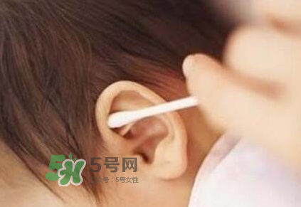 兒童耳屎成硬塊怎么辦？兒童耳屎成硬塊有危害嗎？