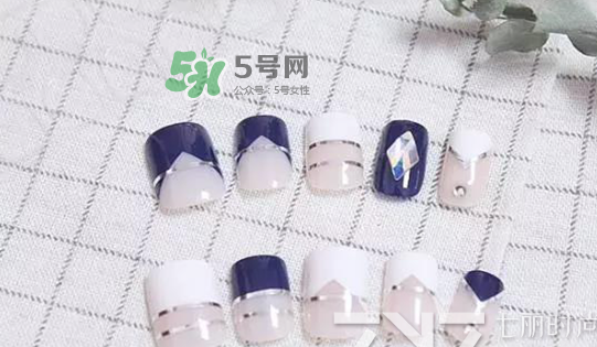 美甲片怎么貼?美甲片的貼法 美甲片怎么貼?美甲片的貼法