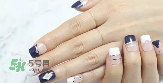 美甲片怎么貼?美甲片的貼法 美甲片怎么貼?美甲片的貼法