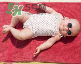寶寶曬太陽(yáng)對(duì)眼睛好嗎？寶寶曬太陽(yáng)對(duì)眼睛的有影響嗎？