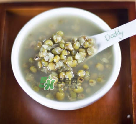 寶寶能喝綠豆水嗎？寶寶能喝綠豆湯嗎？