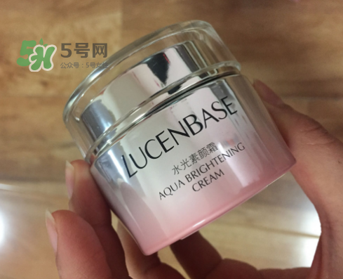 透真水光素顏霜怎么樣？透真素顏霜好用嗎？