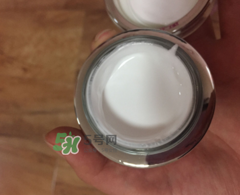 透真水光素顏霜怎么樣？透真素顏霜好用嗎？