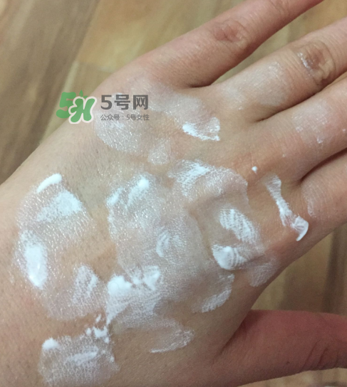 透真水光素顏霜怎么樣？透真素顏霜好用嗎？