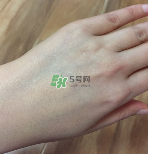 透真水光素顏霜怎么樣？透真素顏霜好用嗎？