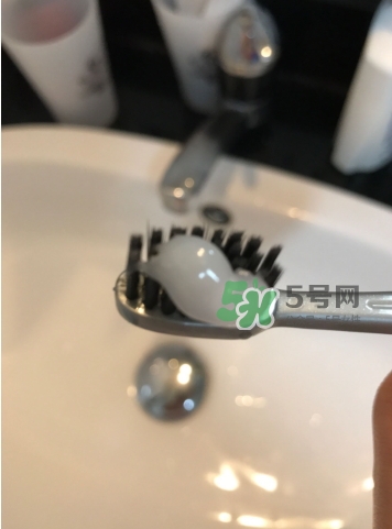 lg竹鹽牙膏怎么樣？lg竹鹽按壓牙膏怎么用？