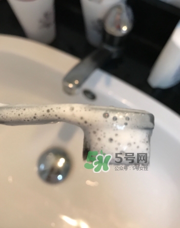 lg竹鹽牙膏怎么樣？lg竹鹽按壓牙膏怎么用？