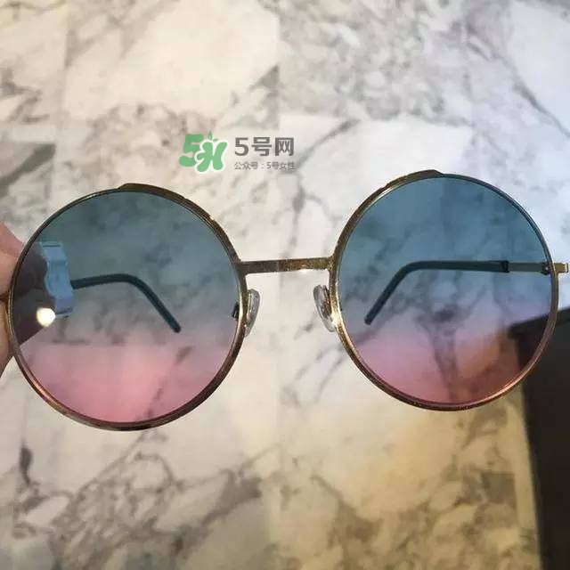 今年流行的彩色墨鏡款式 今年流行什么彩色墨鏡款式 今年流行的彩色墨鏡款式 今年流行什么彩色墨鏡款式