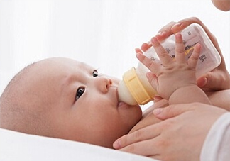 寶寶能喝蜂蜜水嗎？蜂蜜水寶寶能長期喝嗎？