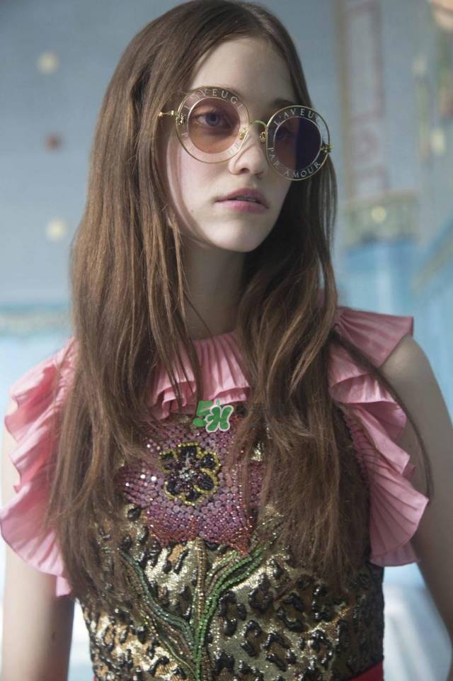 今年流行的彩色墨鏡款式 今年流行什么彩色墨鏡款式 今年流行的彩色墨鏡款式 今年流行什么彩色墨鏡款式