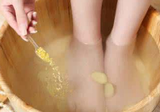 生姜泡腳可以去濕氣嗎？生姜泡腳可以去腳氣嗎