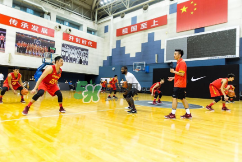 歐文同款黑白鴛鴦夜光kyrie 3怎么定制_在哪里買？